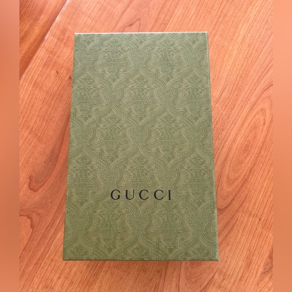 Brand new (in box) authentic women’s Gucci Jordan loafers - Picture 2 of 9